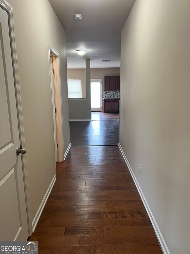 Foto del edificio - 3220 Blue Springs Trace