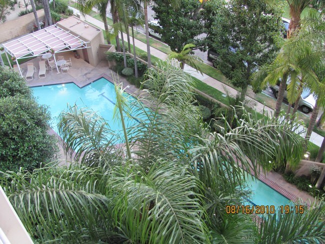 Foto del edificio - 343 Pioneer Dr