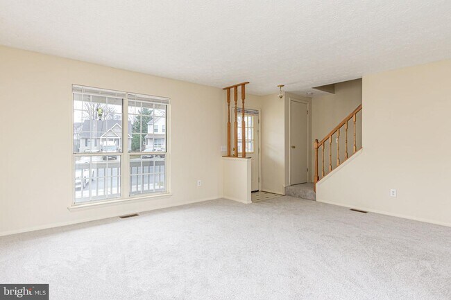 Foto del edificio - 8004 Warton Ct
