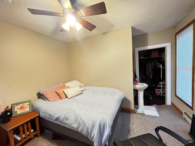 Foto del edificio - 1092 18th Ave SE