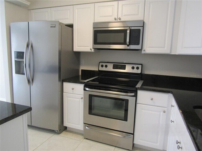 Building Photo - 7304 W Country Club Dr N