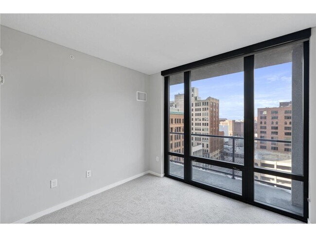 Building Photo - 497 S Marquette Ave