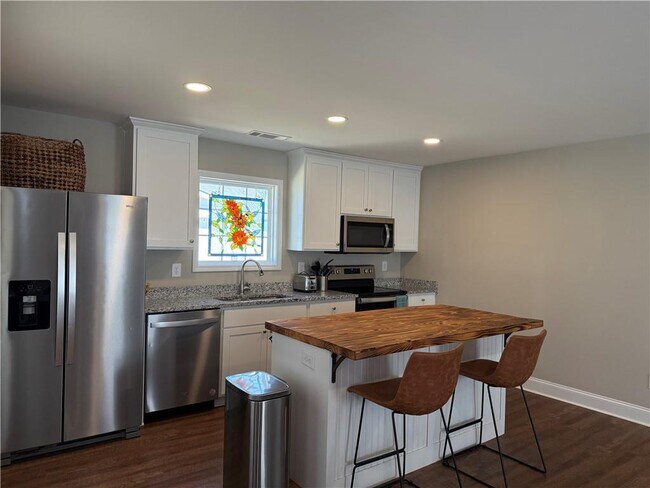 Building Photo - 5956 Moon Dr