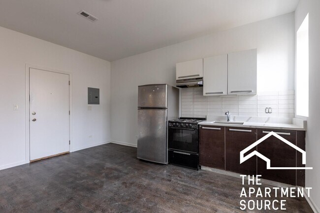 Building Photo - 5054 N Winthrop Ave