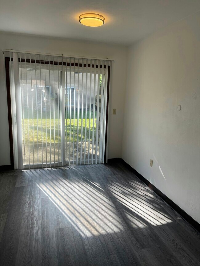 Foto del edificio - 4163 W Ridge Rd