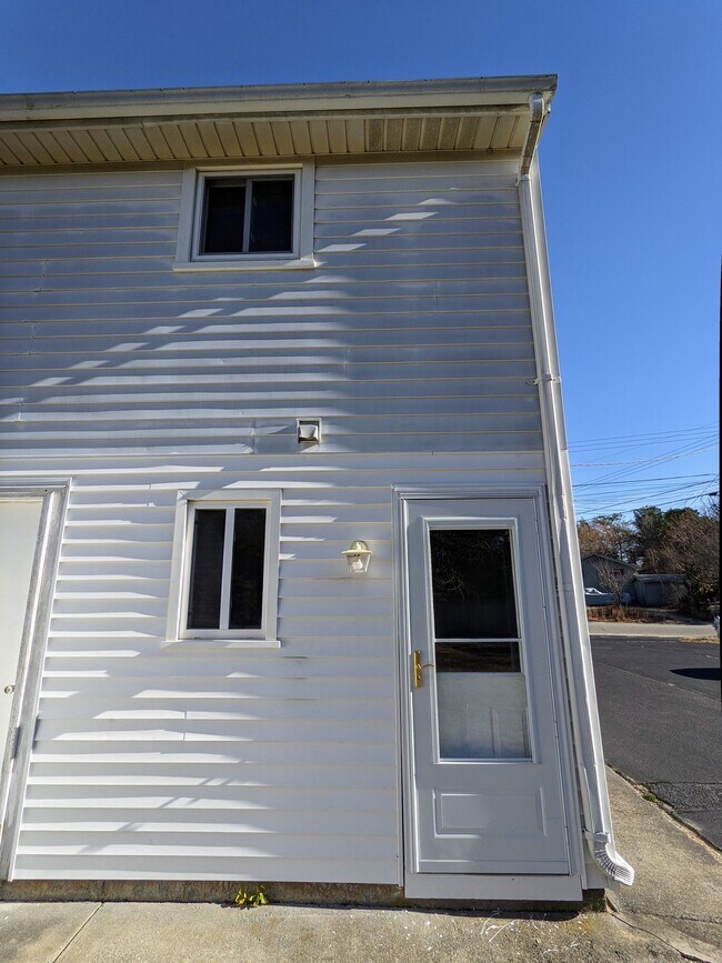 5 Pheasant Ave Unit 5, Wareham, MA 02571 Condo for Rent in Wareham