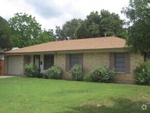 Building Photo - 1514 Glencrest Dr