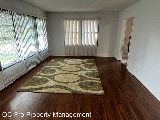 Building Photo - 3 br, 1 bath House - 1435 W Crone Avenue