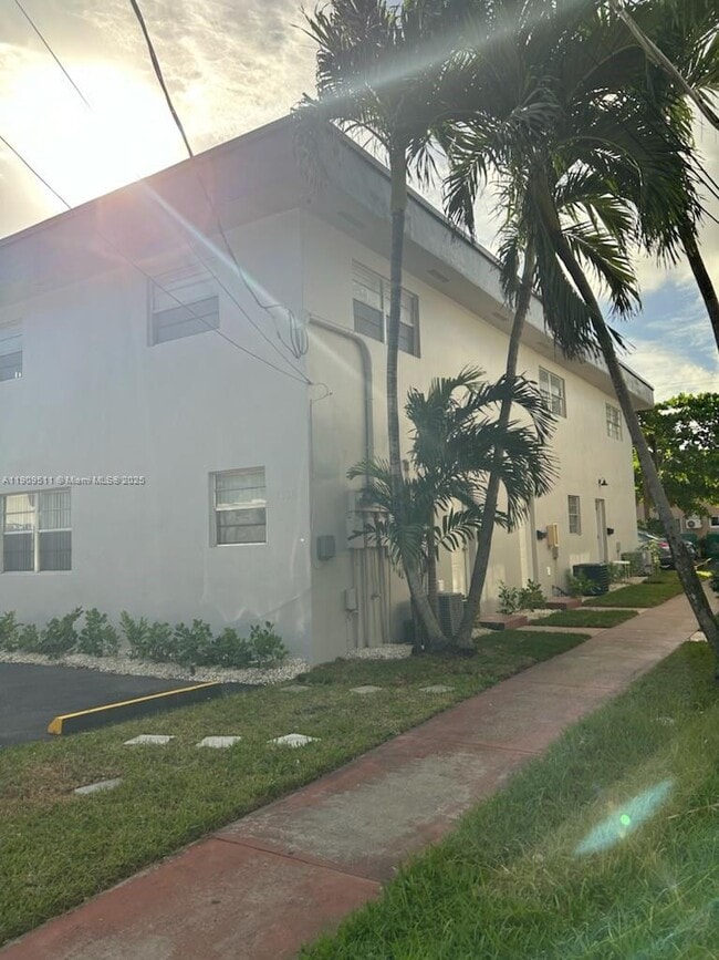 Foto del edificio - 4320 NW 11th St