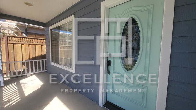 Building Photo - Beautiful 4/2.5 Home With Upgrades Through...