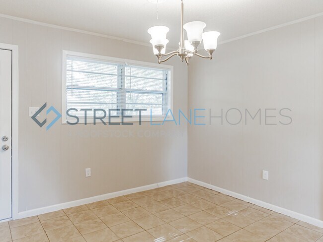 Building Photo - REDUCED!