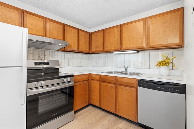 Foto del edificio - 700 S Monarch St