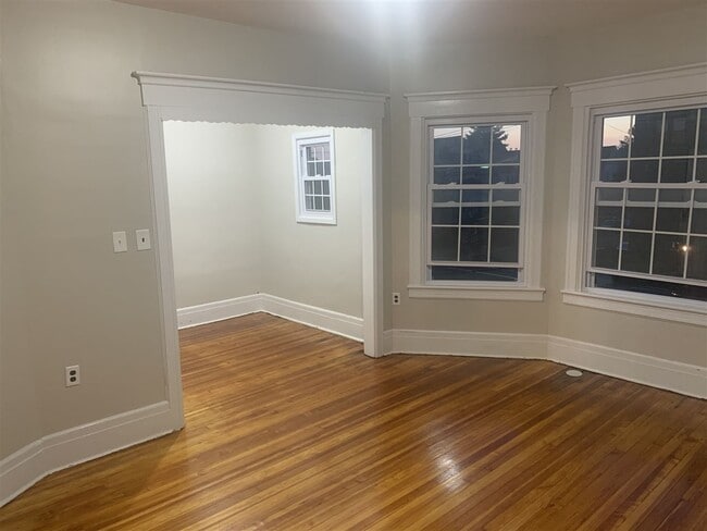 Building Photo - 802 Avenue A