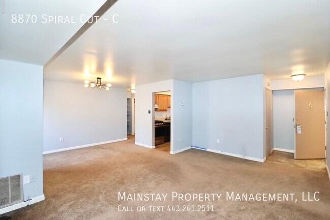 Building Photo - 1 Bedroom Spacious Condo with Large Walk I...