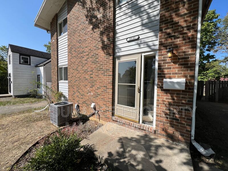 Primary Photo - 2131 Kensington Dr