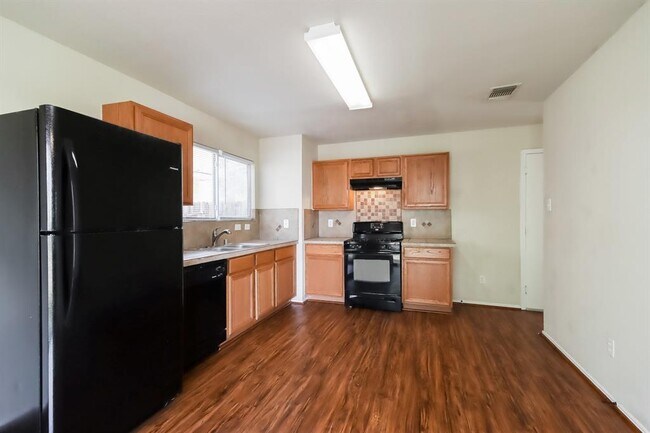 Building Photo - 22803 Sugar Bear Dr