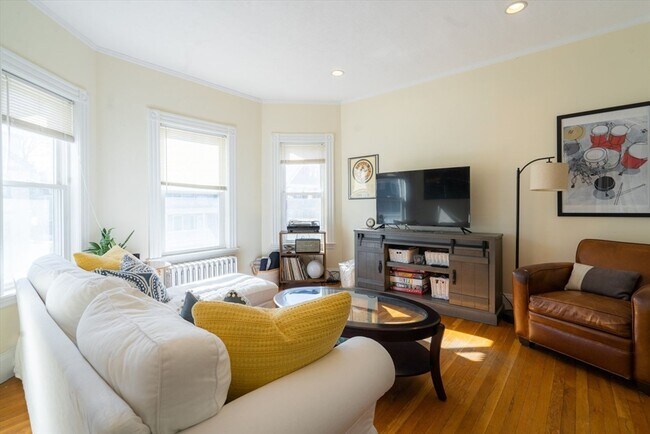 Foto del edificio - 78 Mapleton St