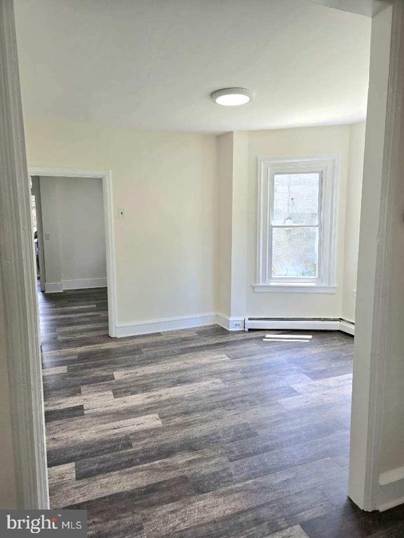 Primary Photo - 825 Maple Ave