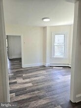 Building Photo - 825 Maple Ave