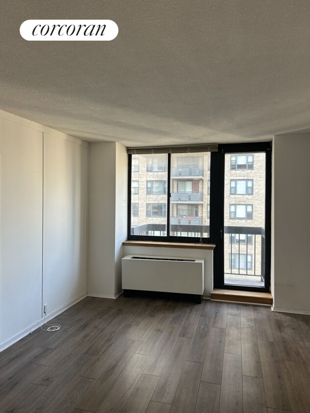 Foto principal - 250 E 40th St