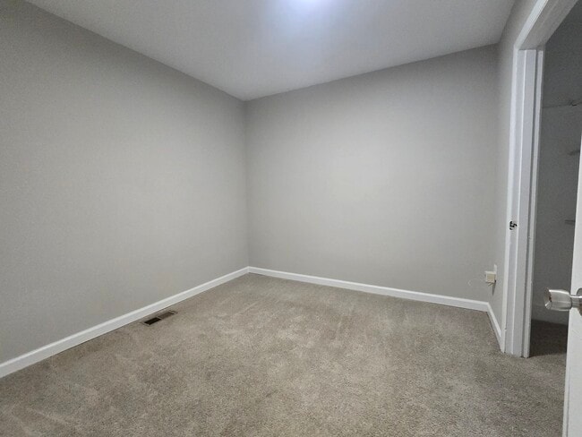 Foto del edificio - 316 E Highland Dr