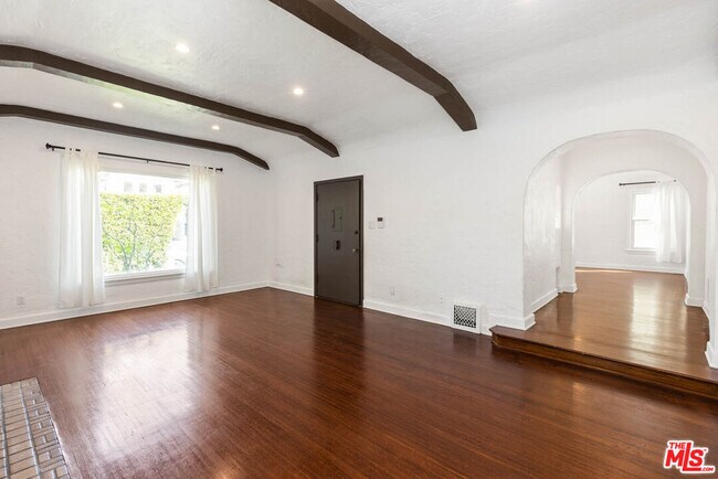 Foto del edificio - 6620 W 6th St