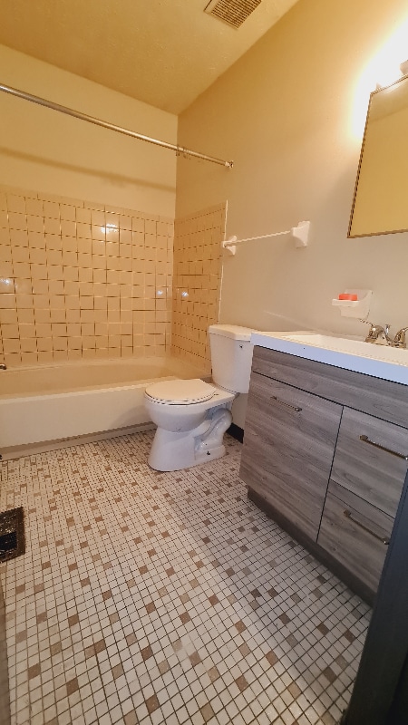 Building Photo - 6177 Laurelwood Ct