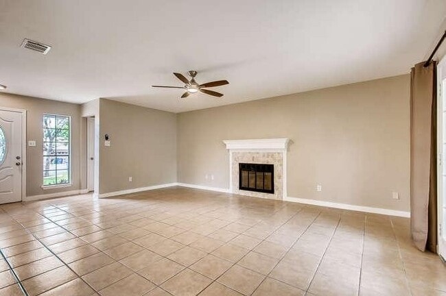 Building Photo - 11934 Rosethorn Dr