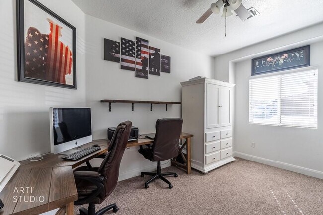 Foto del edificio - Beautiful Desert Canyon home! Pet Friendly!!