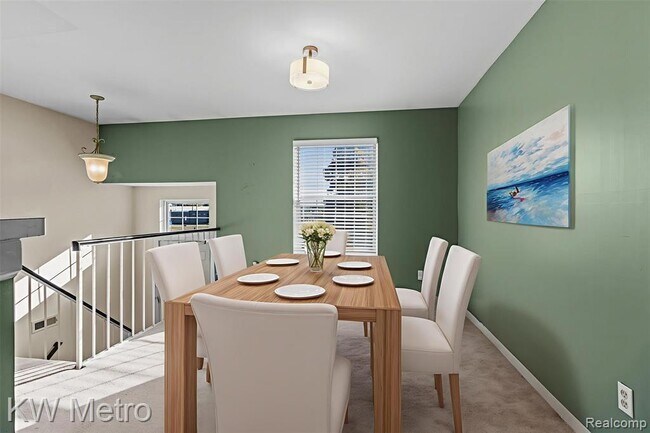 Foto del edificio - 1563 N Bywood Ave