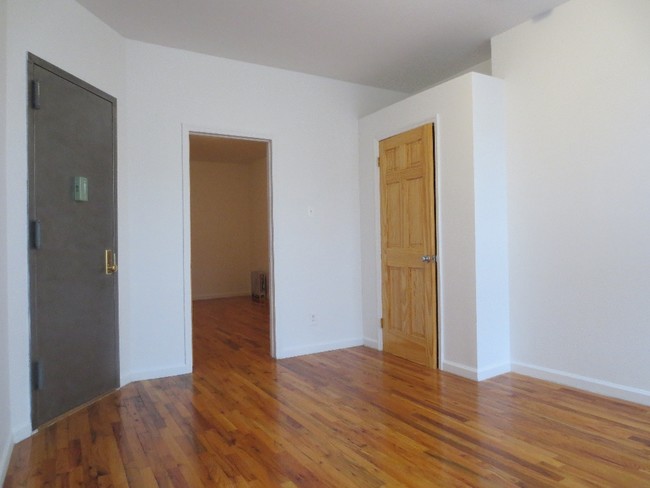 Foto del edificio - 1504 Dekalb Ave