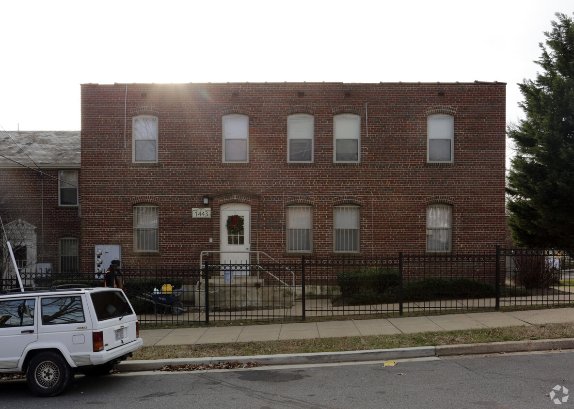 Building Photo - 1443-1449 Smith Pl SE