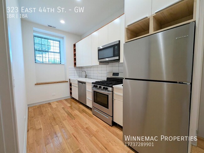 Foto del edificio - 323 E 44th St