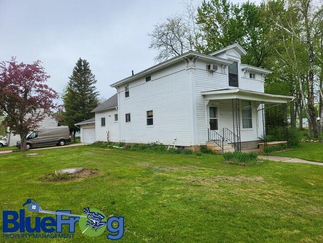 Building Photo - 181 S Grove St
