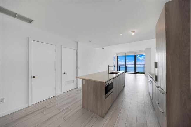Foto del edificio - 480 NE 31st St