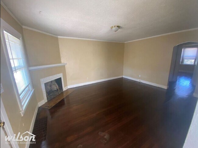 Foto del edificio - 211 -213 South 16th Avenue (02-10)