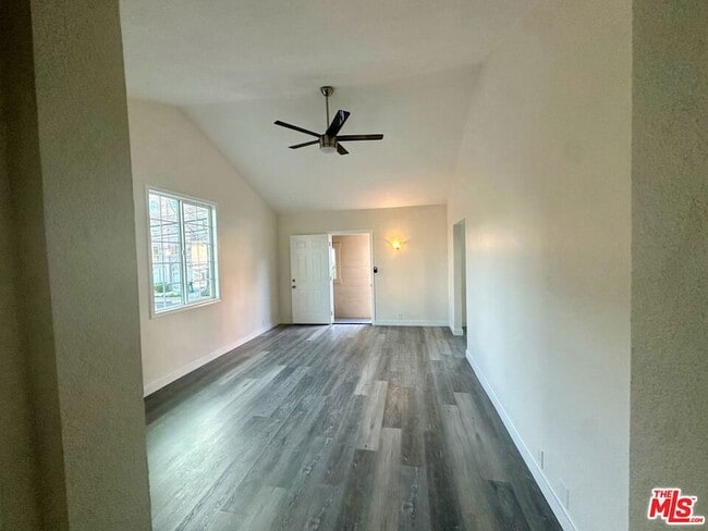 Building Photo - 1762 1/2 N Las Palmas Avenue Unit
