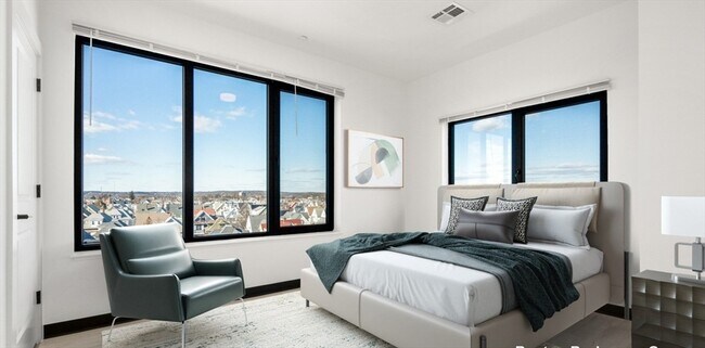 Building Photo - 600 Broadway