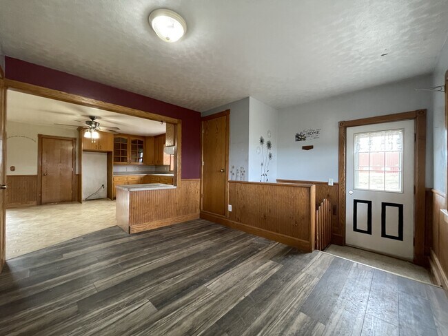 Foto del edificio - 7094 N 550 E