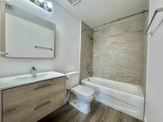 Building Photo - 7300 NW 114th Ave