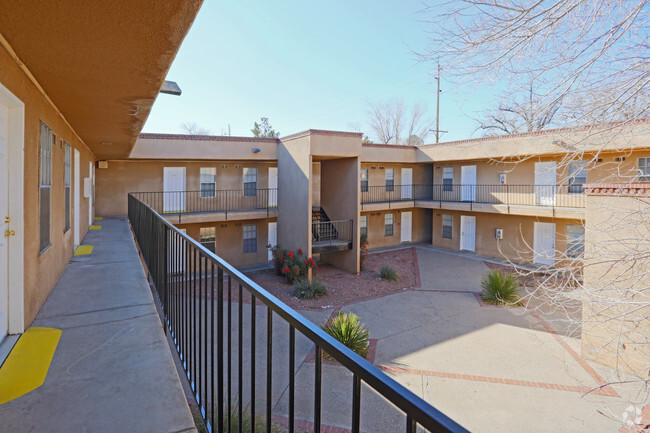 Building Photo - Carousel Studios Apartments