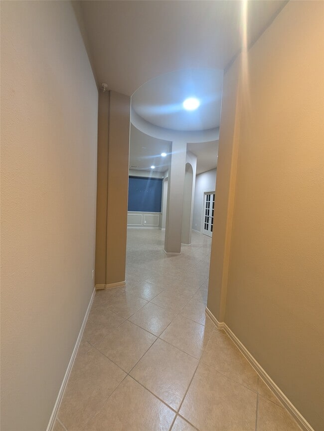 Building Photo - 14915 Bronze Finch Dr