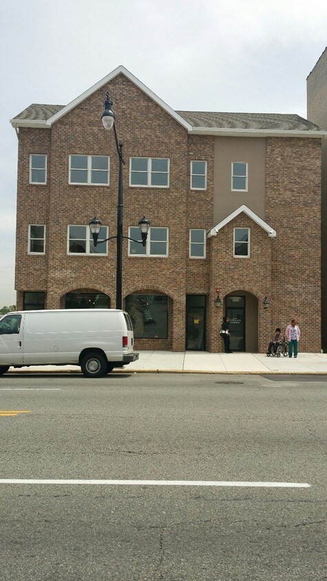 Primary Photo - 246 Washington Ave