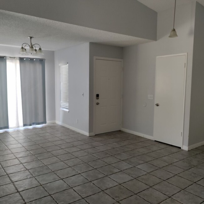 Foto del edificio - Move-In Ready 3-Bedroom, 2-Bath Single-Fam...