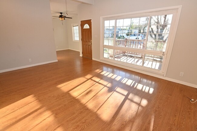 Building Photo - 1935 Jackson St