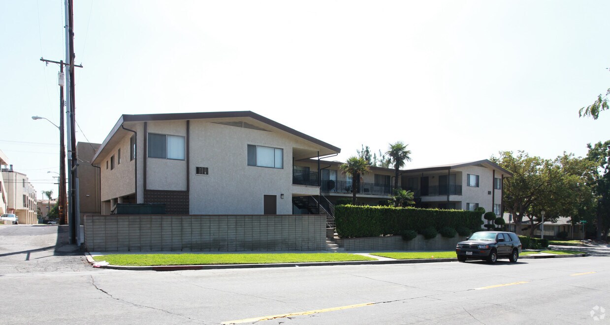 Primary Photo - 600 E Harvard Rd