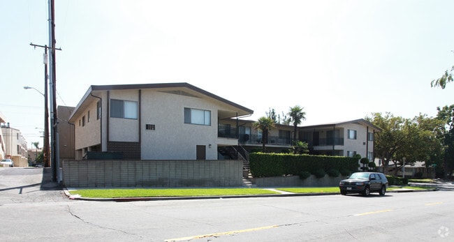 Building Photo - 600 E Harvard Rd