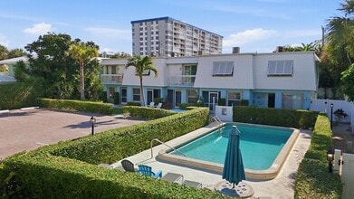 Building Photo - 842 SE 19th Ave