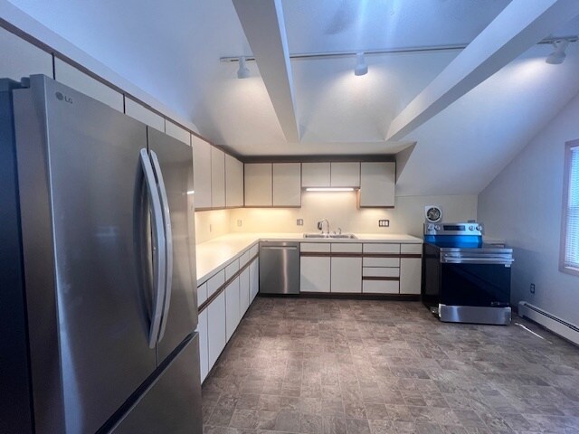 Foto principal - 877 Homestead Ave