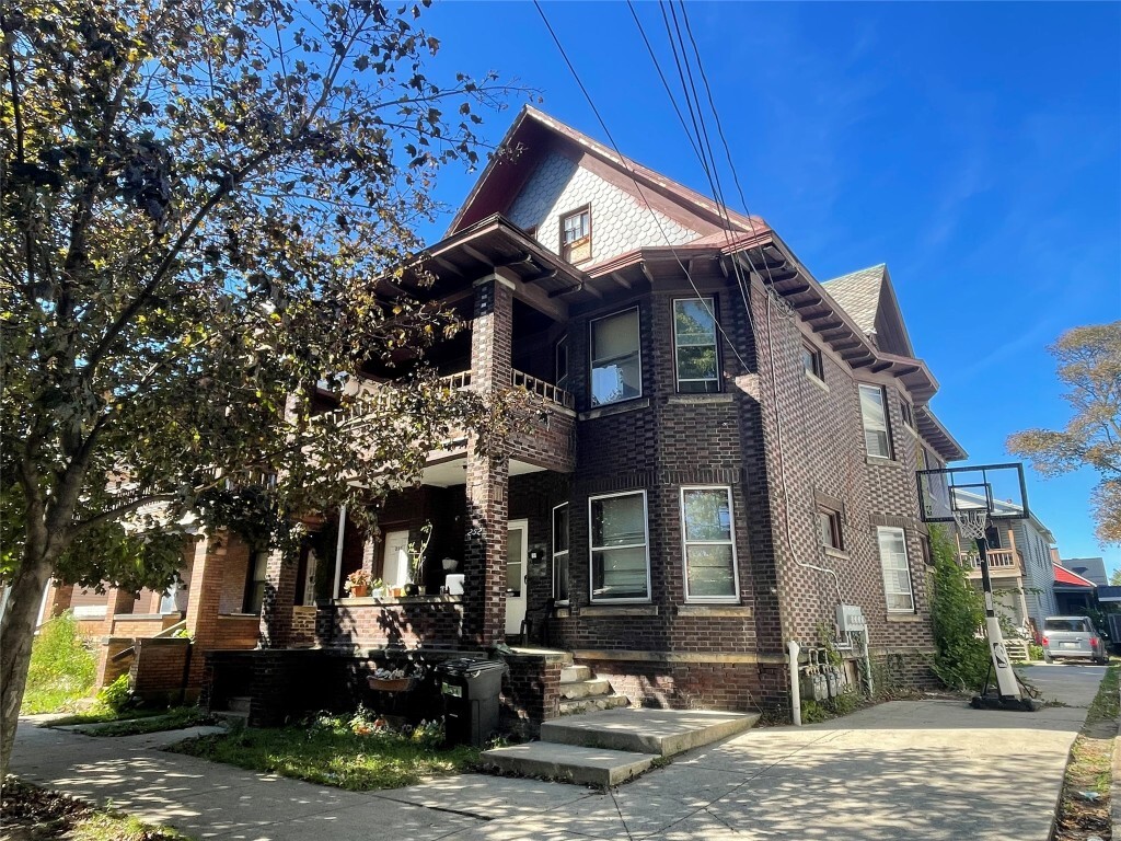 Foto principal - 250 E 9th St